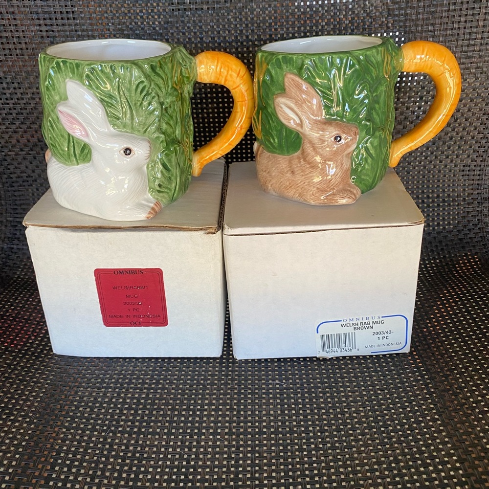 New 1987 Omnibus White and Brown Rabbit Mugs